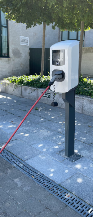 dobbelt ladestander til virksomhed 1