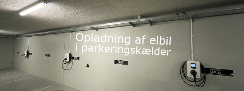 Opladning af elbil i parkeringskælder